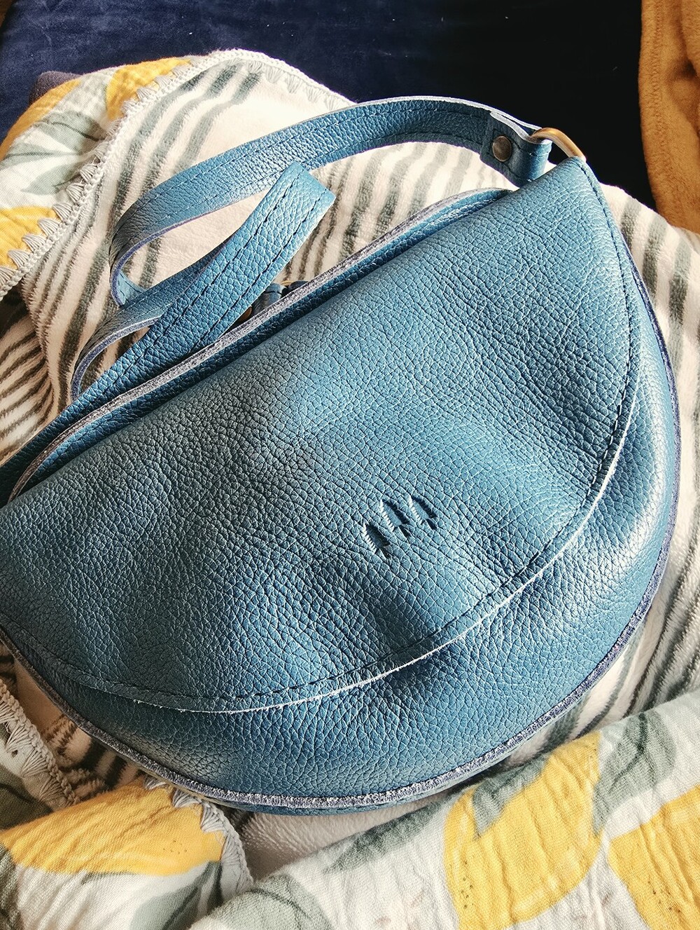 NIB! Portland Leather Goods,Med Koala Lth Crossbody, Pebbled Blue Sky, MSRP $118 - Picture 7 of 7